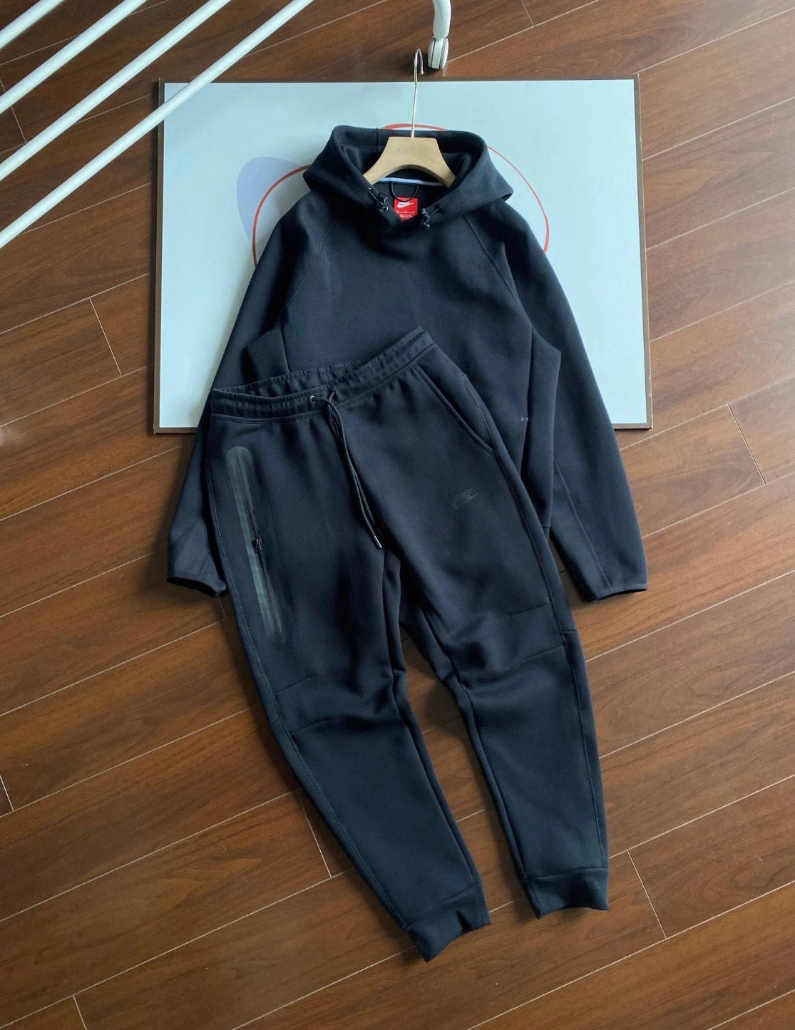 Ensemble | Nike tech